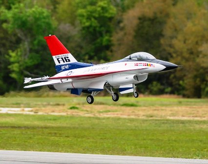 5 Bill's beautiful F-16